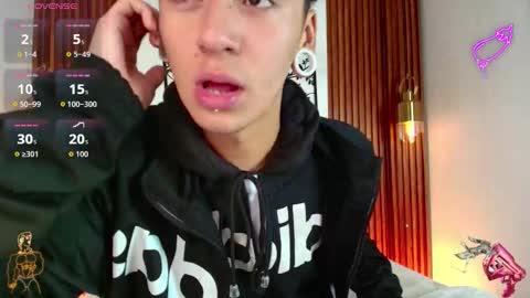 Snapshot of david_banks_ chatting on February 21, 12:17 pm David online show from February 21, 12:17 pm