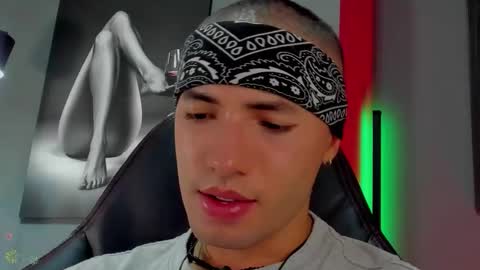 David Jons online show from November 9, 11:58 pm