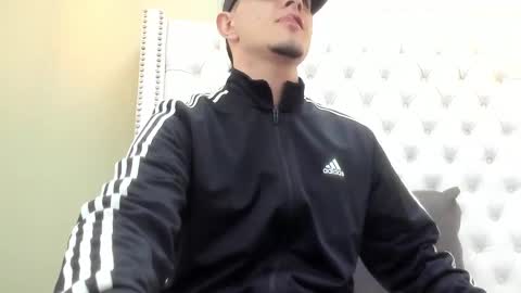 david_victoriaa online show from September 18, 1:13 pm