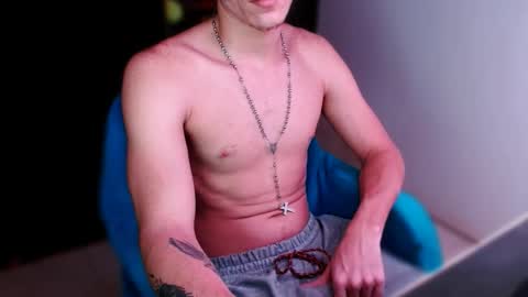 davidsalazar33 online show from November 2, 10:56 pm