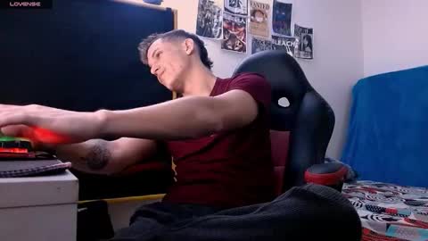 Snapshot of davidsalazar33 chatting on February 12, 7:09 pm davidsalazar33 online show from February 12, 7:09 pm