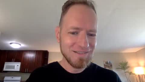 Snapshot of davidwilcox1982 chatting on October 12, 6:29 pm Dave online show from October 12, 6:29 pm