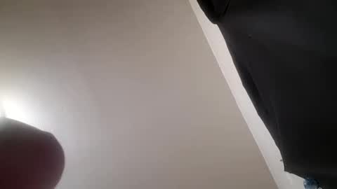 Snapshot of davidzhere222800 chatting on December 28, 4:51 am davidzhere222800 online show from December 28, 4:51 am