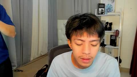 Snapshot of davincihugecock chatting on February 6, 4:32 pm daniel online show from February 6, 4:32 pm