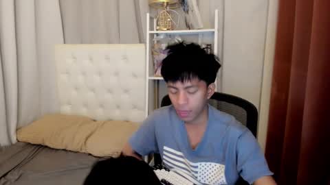 Snapshot of davincihugecock chatting on February 27, 5:13 pm daniel online show from February 27, 5:13 pm