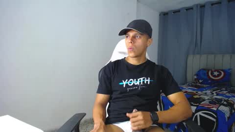 Snapshot of davisito7 chatting on January 15, 2:38 am David Angel online show from January 15, 2:38 am