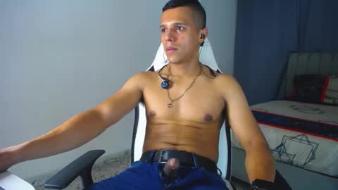 Snapshot of davisito7 chatting on October 1, 4:51 am David Angel online show from October 1, 4:51 am