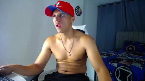 Snapshot of davisito7 chatting on January 12, 5:45 am David Angel online show from January 12, 5:45 am