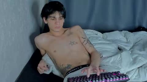 Snapshot of davisross chatting on November 3, 6:14 am davis online show from November 3, 6:14 am