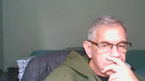 Snapshot of davygravy chatting on June 2, 4:14 am davygravy online show from June 2, 4:14 am