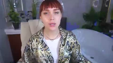 DawnGwin      Sasha online show from July 25, 7:06 am