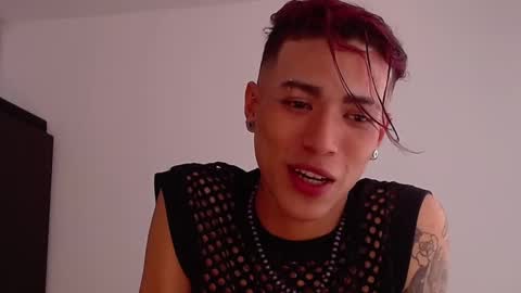 Snapshot of daxonreyy_ chatting on November 8, 6:29 pm Daxon online show from November 8, 6:29 pm