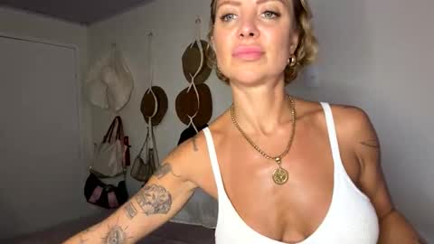 Dayoff online show from April 25, 2:03 am