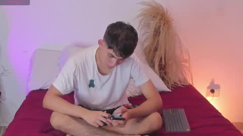 Snapshot of dayner_fox chatting on January 19, 5:11 am dayner_fox online show from January 19, 5:11 am