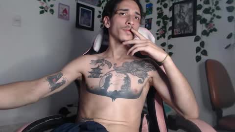 dazzayy online show from December 5, 12:30 am