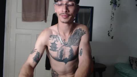 dazzayy online show from May 13, 1:25 am