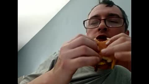 Snapshot of dazzill chatting on December 1, 7:36 pm Dazzill online show from December 1, 7:36 pm