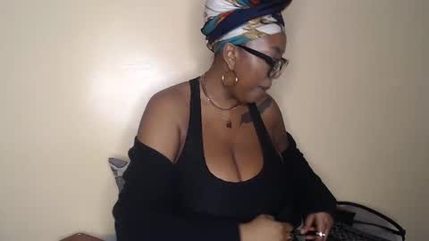 Duchess Coco - Coco Puffs online show from January 26, 1:20 am