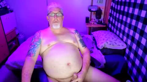 Snapshot of dcoop7869 chatting on January 16, 12:25 am B online show from January 16, 12:25 am