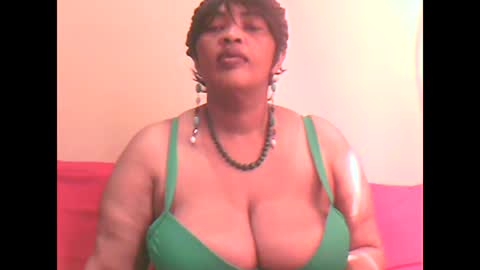ddboobsnipples online show from April 4, 10:13 am
