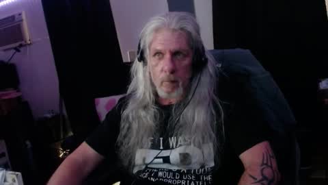 deaconoddeye online show from December 17, 8:15 pm