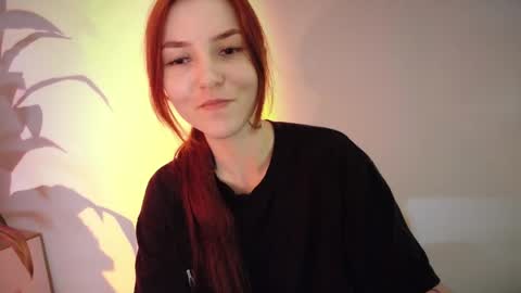 Snapshot of dead_girll chatting on April 27, 11:14 pm freak online show from April 27, 11:14 pm