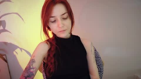 Snapshot of dead_girll chatting on April 30, 11:20 pm freak online show from April 30, 11:20 pm