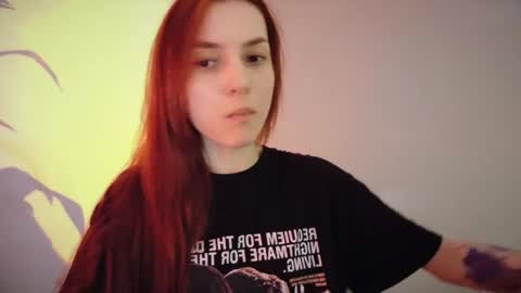 Snapshot of dead_girll chatting on May 2, 12:26 am freak online show from May 2, 12:26 am