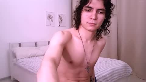 dean_raven online show from December 16, 3:33 am