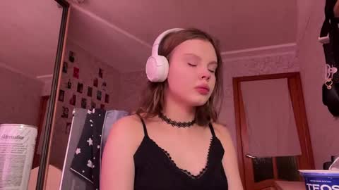 Dee online show from June 5, 1:06 pm