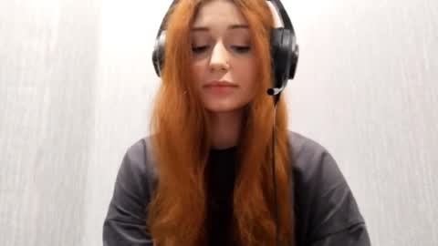 Snapshot of deandreaschomin chatting on March 31, 4:35 am Mia online show from March 31, 4:35 am