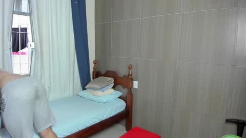 Dean online show from December 19, 8:23 pm