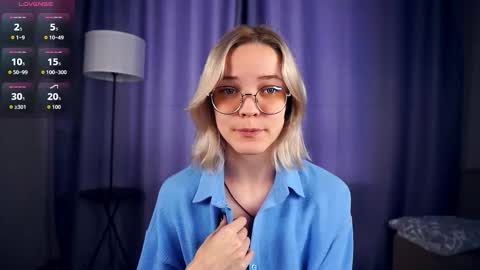 Snapshot of deannmaslen chatting on September 15, 6:35 am Charlie 18yo online show from September 15, 6:35 am