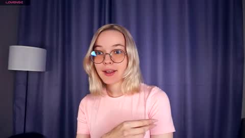 Charlie 18yo online show from November 3, 5:31 am