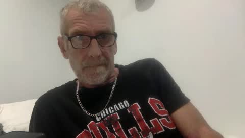 deanofflove221000 online show from September 11, 11:32 am