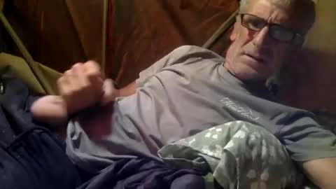 Snapshot of deanofflove221000 chatting on January 18, 1:31 am deanofflove221000 online show from January 18, 1:31 am