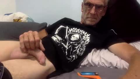 Snapshot of deanofflove221000 chatting on February 7, 11:36 am deanofflove221000 online show from February 7, 11:36 am