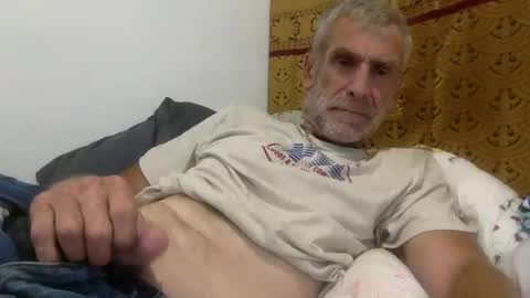 Snapshot of deanofflove221000 chatting on February 12, 5:24 am deanofflove221000 online show from February 12, 5:24 am