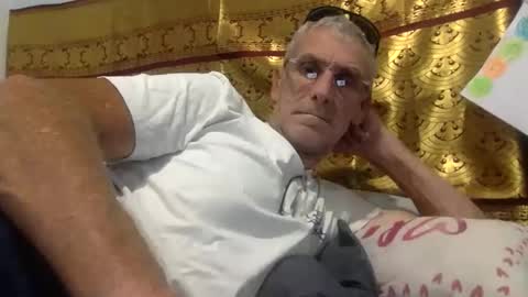 Snapshot of deanofflove221000 chatting on February 21, 6:03 am deanofflove221000 online show from February 21, 6:03 am