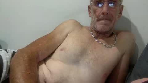 Snapshot of deanofflove221000 chatting on February 22, 6:17 pm deanofflove221000 online show from February 22, 6:17 pm