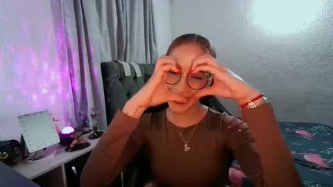 Snapshot of dear_juliet chatting on May 14, 12:17 am Juliet online show from May 14, 12:17 am