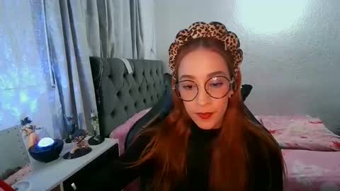 Snapshot of dear_juliet chatting on May 15, 10:50 pm Juliet online show from May 15, 10:50 pm