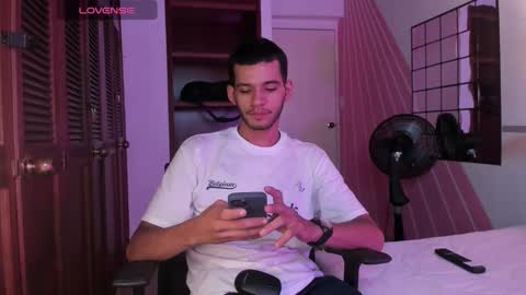 Snapshot of dear_lover1 chatting on December 5, 11:30 am dear_lover1 online show from December 5, 11:30 am