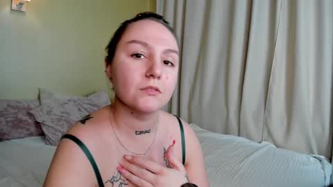 Debbie Mon Tue Fri Sun Sat GMT 3 1000am - 0400pm  online show from December 28, 9:19 pm