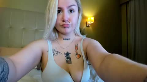 Debbie Mon Tue Fri Sun Sat GMT 3 1000am - 0400pm  online show from September 20, 4:30 pm