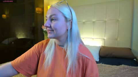 Debbie Mon Tue Fri Sun Sat GMT 3 1000am - 0400pm  online show from April 1, 5:21 pm