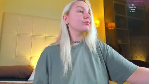 Debbie Mon Tue Fri Sun Sat GMT 3 1000am - 0400pm  online show from April 4, 5:32 pm