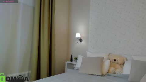 Snapshot of debbie_wools chatting on February 1, 11:25 pm Jennifer online show from February 1, 11:25 pm