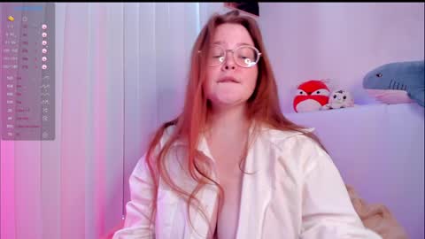 Snapshot of debbiewood chatting on December 8, 8:20 am DeboraDebbieDee online show from December 8, 8:20 am