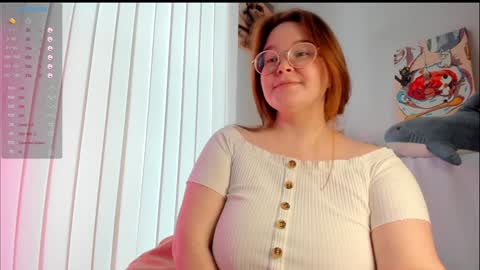 Snapshot of debbiewood chatting on February 2, 7:09 am DeboraDebbieDee online show from February 2, 7:09 am